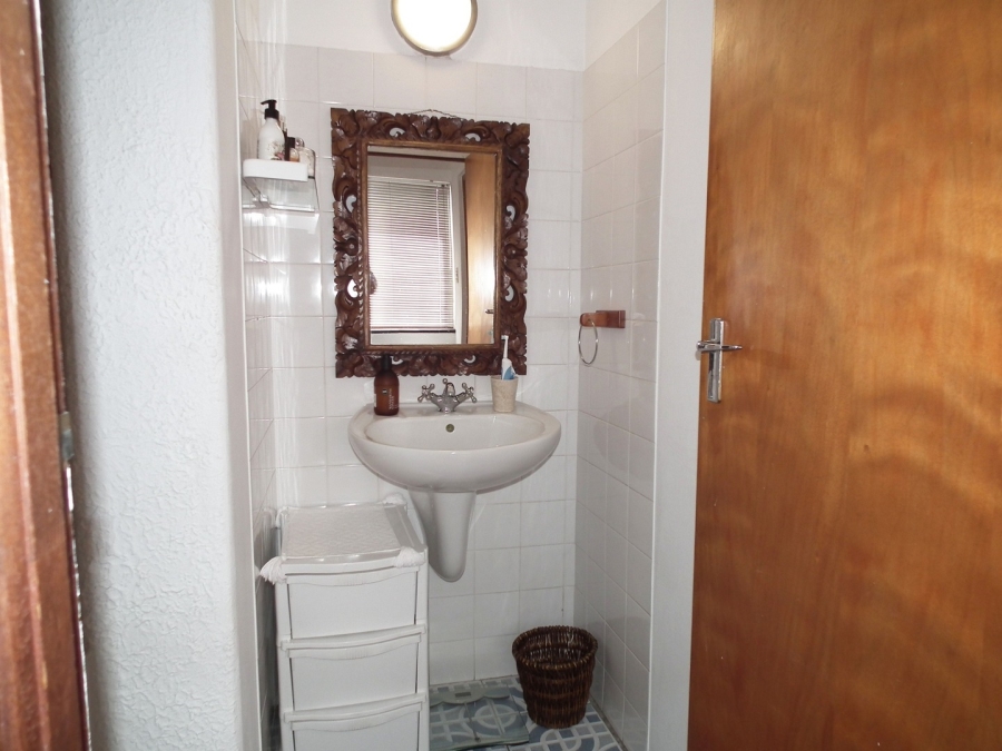 6 Bedroom Property for Sale in Buitenverwagting Western Cape